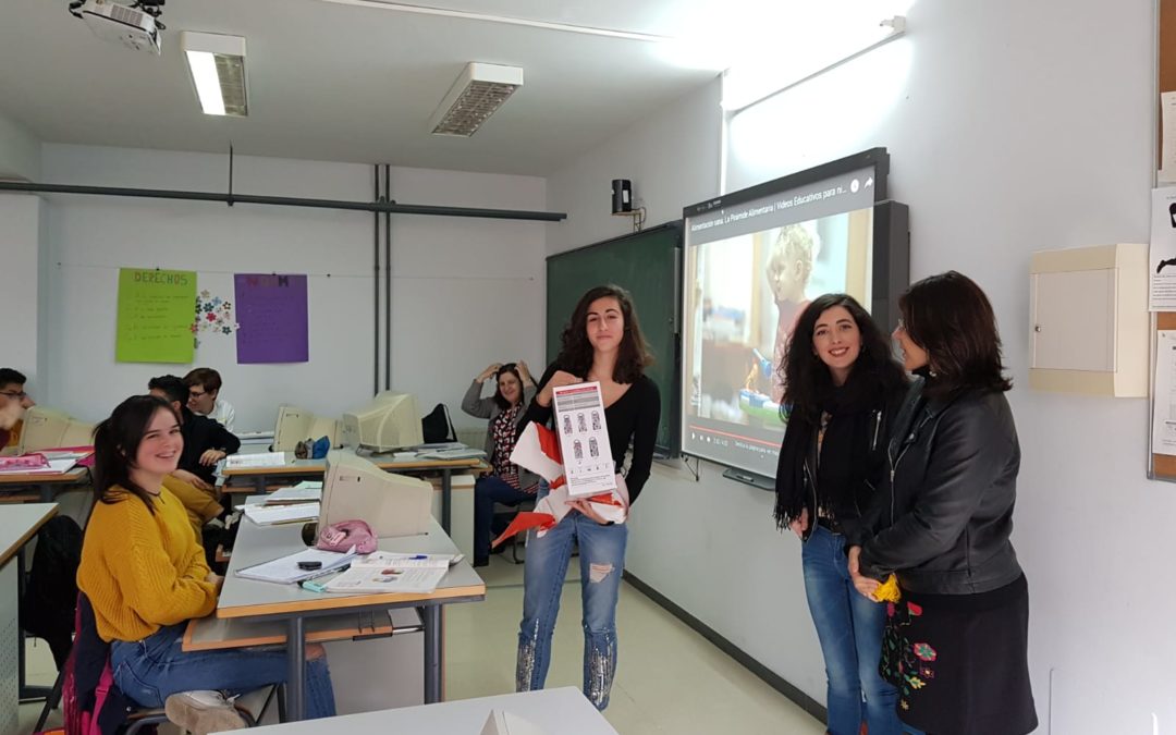 Marina Bravo Aceituno, ganadora del concurso de carteles contra la violencia de género.