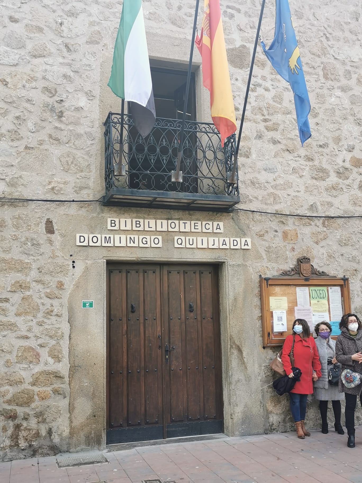 La Casa del Libro, única empresa que presentó oferta, adjudicataria del contrato de suministro de fondos bibliográfico y soportes de almacenamiento.