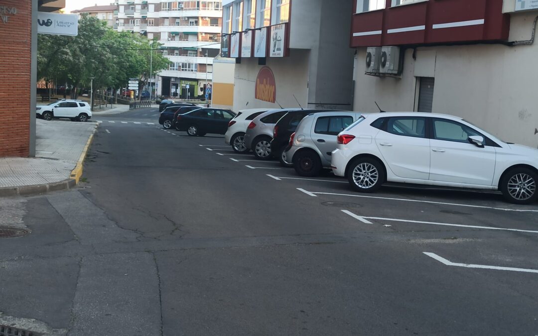 Aumentan hasta 45 las plazas de aparcamientos de la calle Puerto del Escudo.