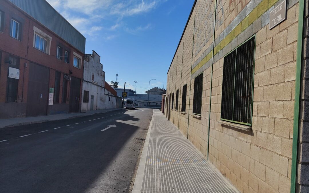 Terminan las obras de la C/ Toril y se inician las del parque infantil de Avenida de las Angustias.